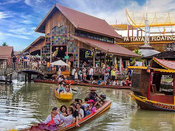 Floating Market on Dal Lake