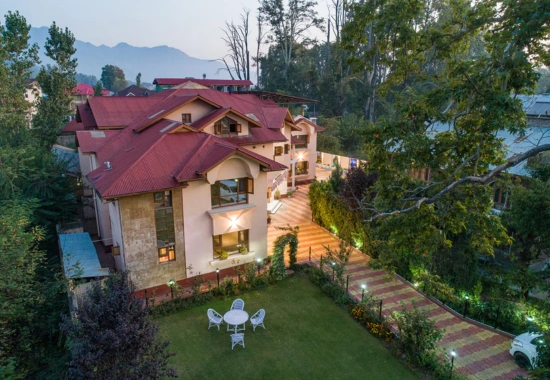 Hotel Al Hamra Retreat Srinagar