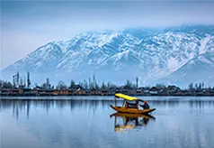 Houseboat Stay on Dal Lake
