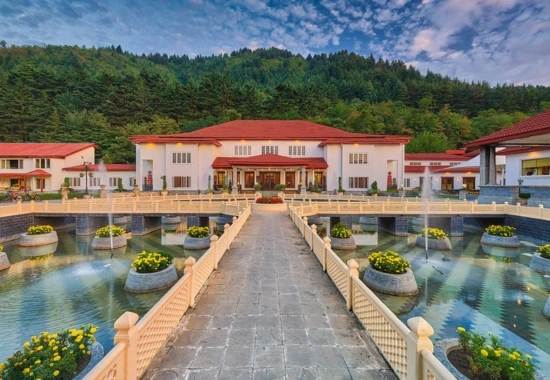 Luxury and budget-friendly accommodations