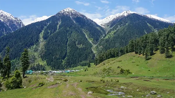 summer season of Aru Valley