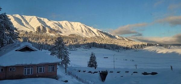 How to Reach Gulmarg by Train
